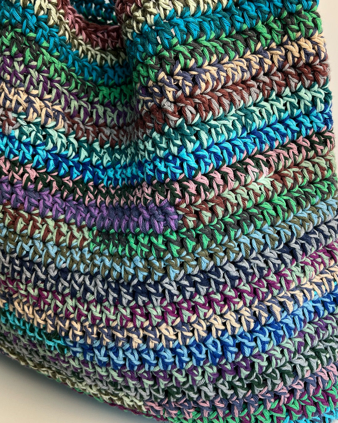 [NEW IN] BIG RANDOM BLUE CROCHET BAG